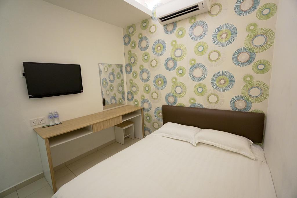 Crystal Garden Hotel - Seri Kembangan Exterior photo